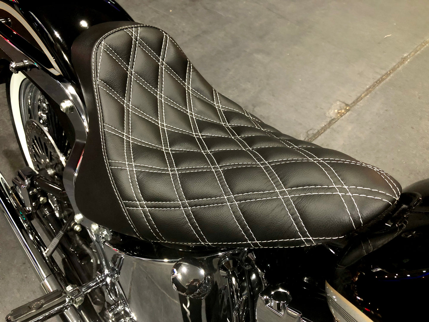 SOFTAIL SEAT