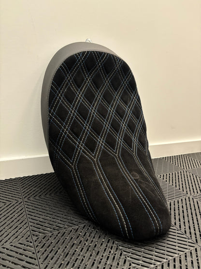 08-23 Touring Solo Custom Seat Suede Black/ Grey / Blue Stitching