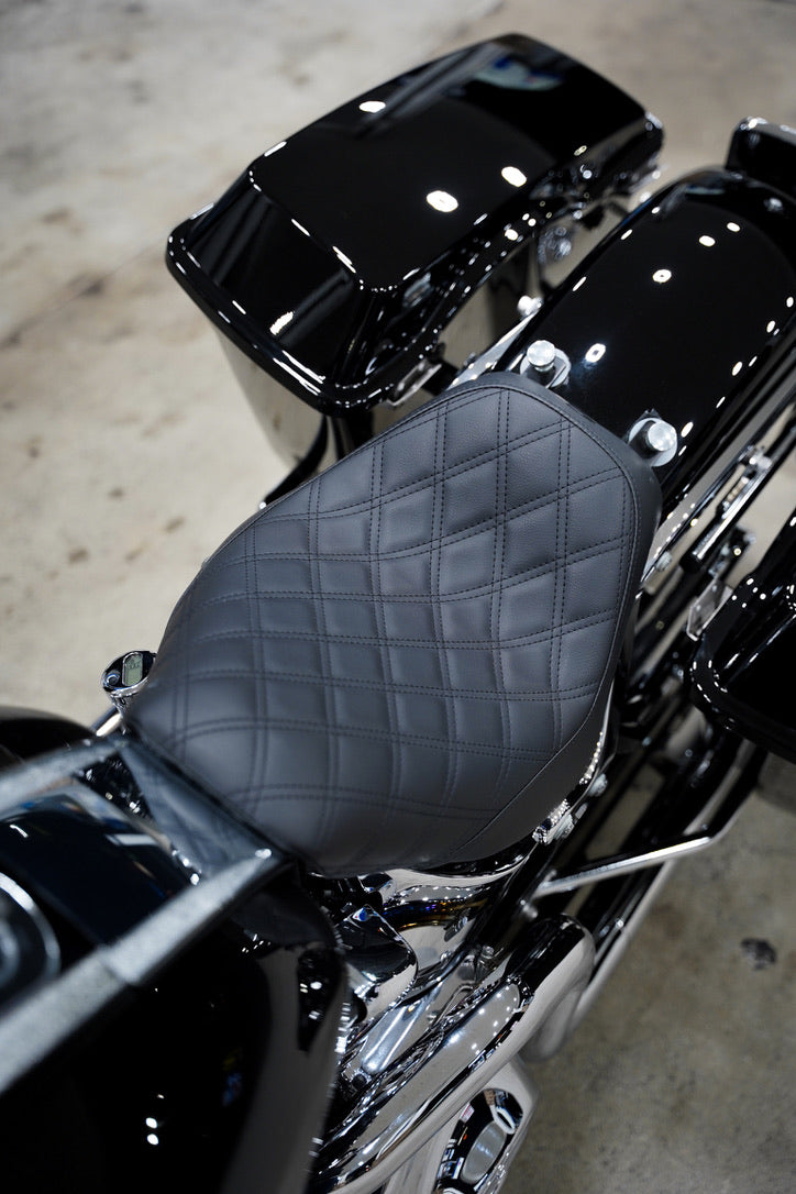 Softail (06-17) Solo Seat