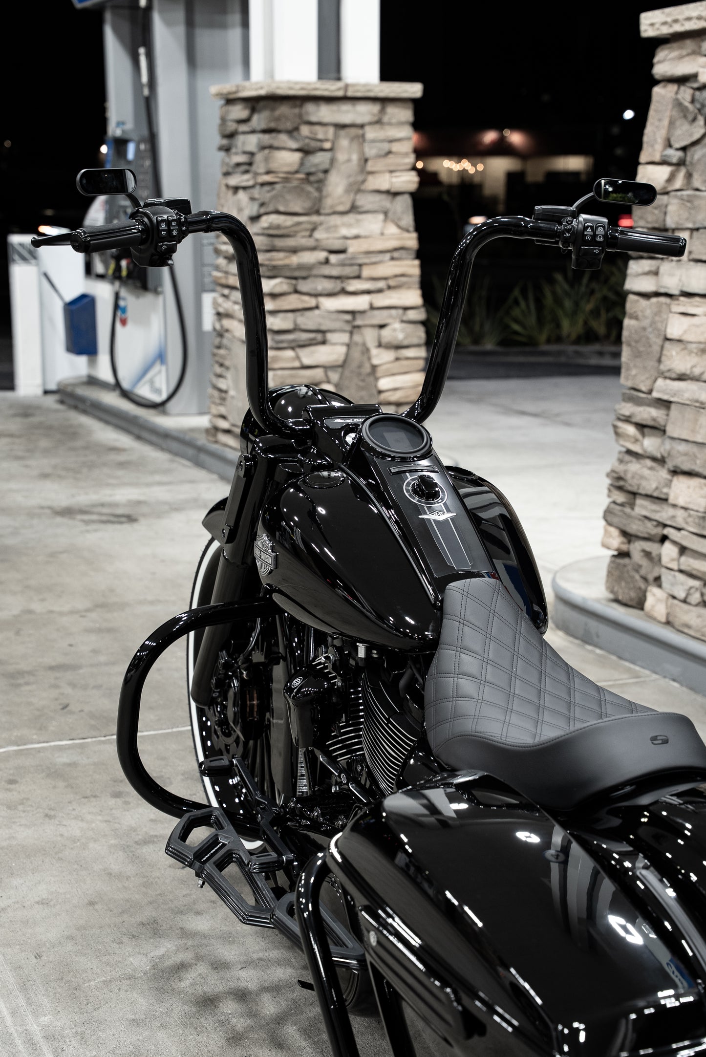 SOFTAIL / TOURING Tank Speedometer - Black Bezel - 4.5"