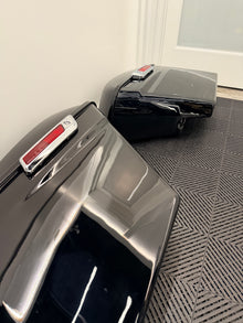 OEM Harley-Davidson Road King Saddlebags – 2016