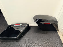 OEM Harley-Davidson Road King Saddlebags – 2016