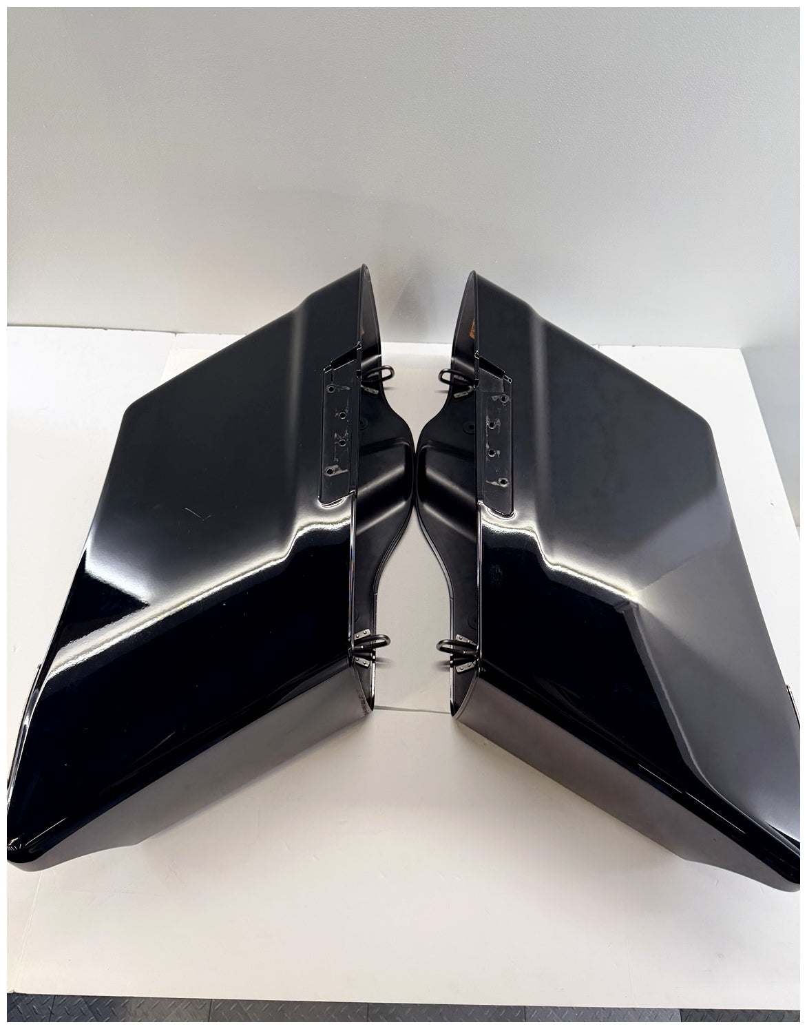 Harley-Davidson Stretched Saddlebags with Speaker Lids – Black