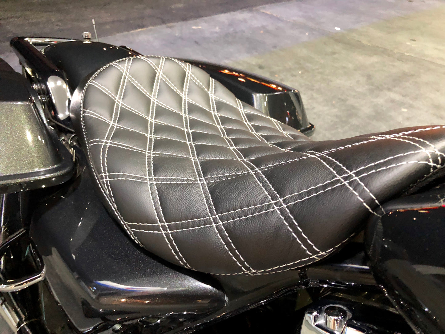 BAGGER SEAT